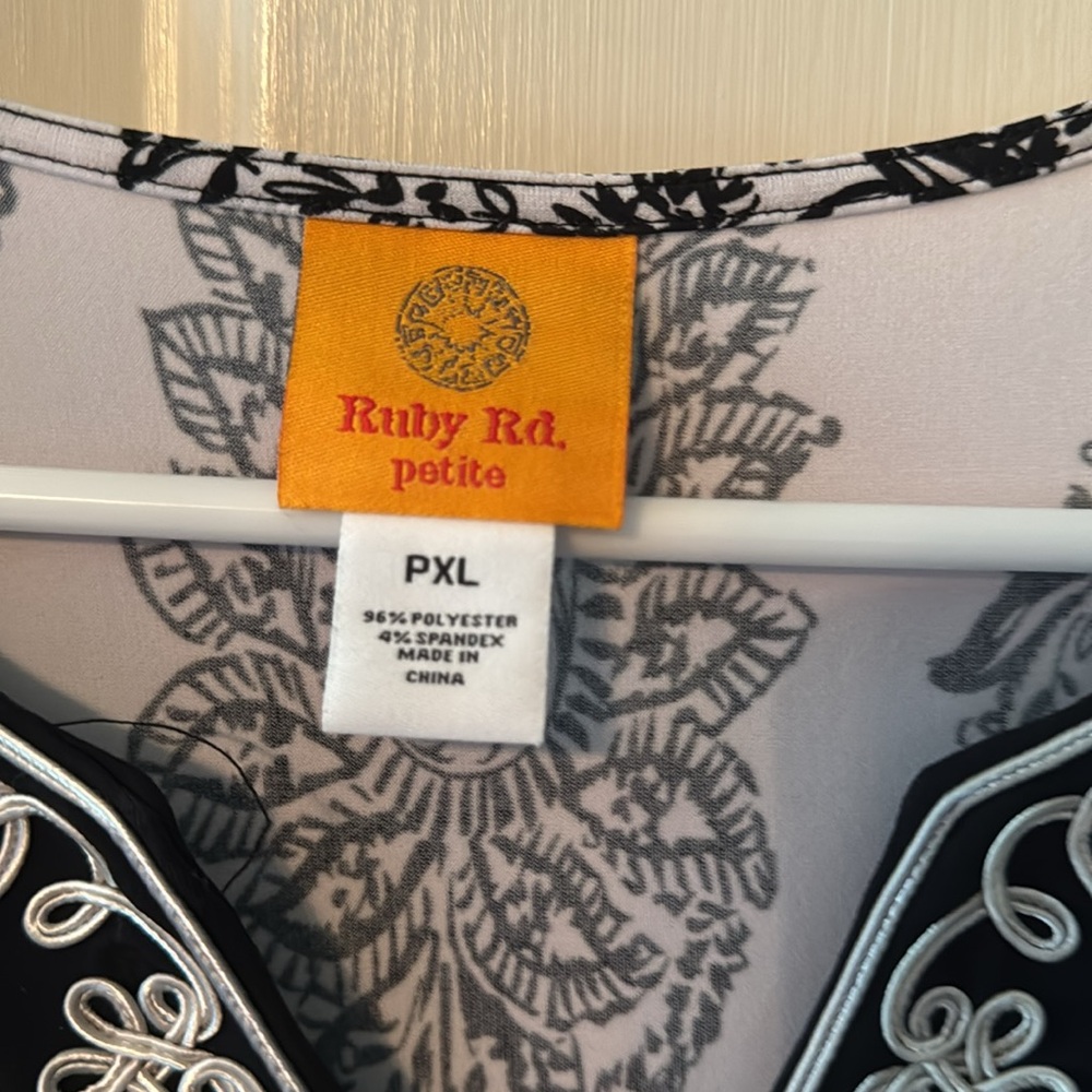 Ruby Red Top Pxl - image 2